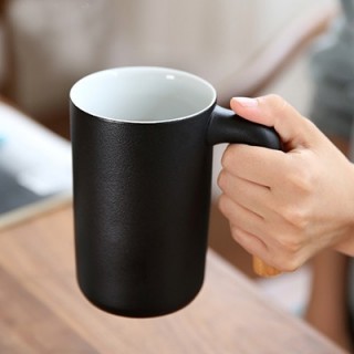DESIGNER Ceramic Mug with Wooden Handle - 450ml 02