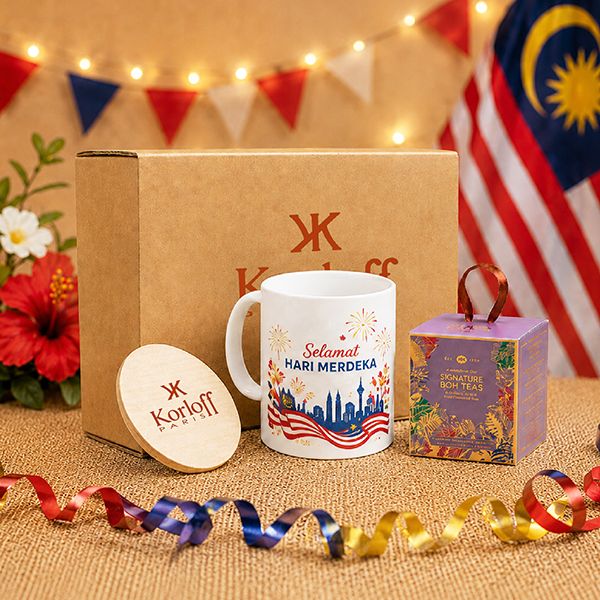 Malaysia Lifestyle 4 in 1 Gift Set with Malaysian tea sachets, a ceramic mug and a wooden coaster in a gift box